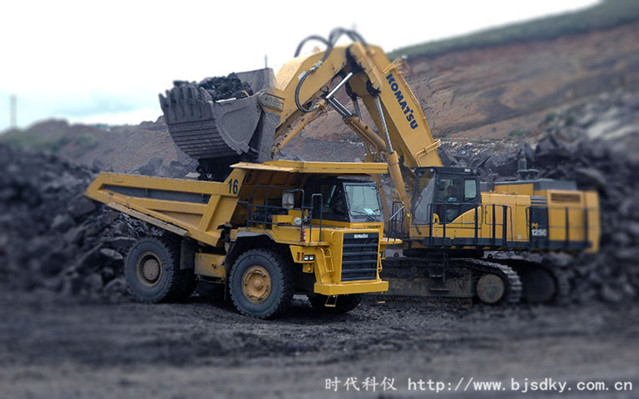 空壓機應(yīng)用行業(yè)分析-3-時代科儀-采礦_副本.jpg 空壓機應(yīng)用行業(yè)分析-3-時代科儀-采礦_副本.jpg